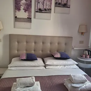 2* Ξενοδοχείο Castelfidardo