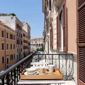 Santi Quattro Al Colosseo Bed & Breakfast